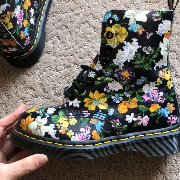 New! Dr Martens Darcy Flowers 🌺 5/36 - Picture 6 of 8